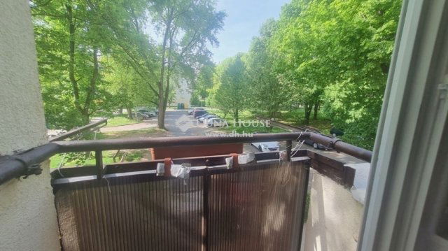 Eladó téglalakás, Zalaegerszegen 52 M Ft, 4 szobás