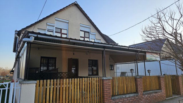 Eladó családi ház, Kiskörén 38.99 M Ft, 8 szobás