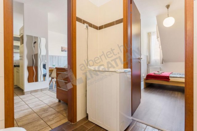 Kiadó téglalakás, albérlet, VI. kerületben, Lovag utcában