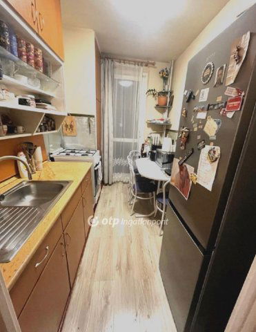 Eladó panellakás, Pécsett 47 M Ft, 2 szobás