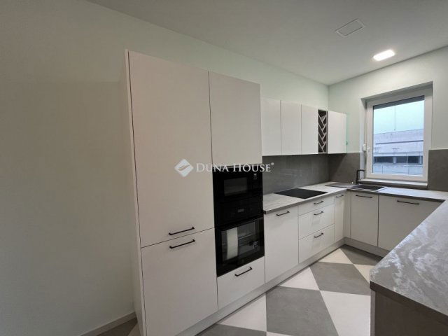 Eladó téglalakás, Szombathelyen, Thököly Imre utcában