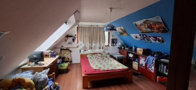 Eladó családi ház, Vecsésen 149.999 M Ft, 5 szobás