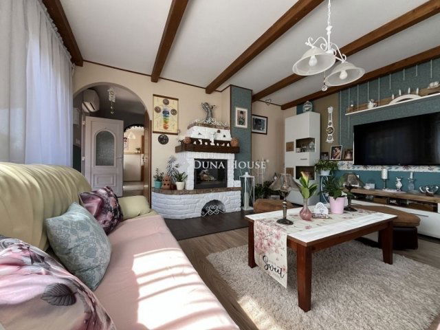 Eladó családi ház, Balatonfűzfőn 114.9 M Ft, 4 szobás