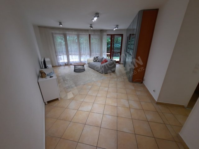 Eladó téglalakás, Budapesten, II. kerületben, Hűvösvölgyi úton