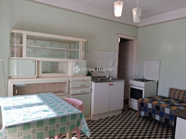 Eladó családi ház, Kányban 37 M Ft, 2 szobás