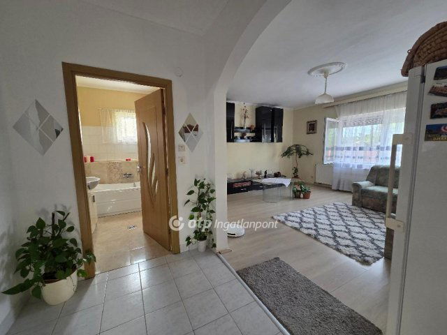 Eladó családi ház, Battonyán 33 M Ft, 5 szobás