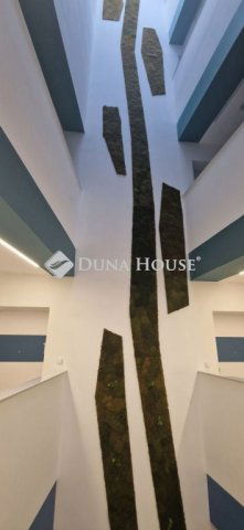 Eladó téglalakás, Balatonföldváron 169 M Ft, 4 szobás