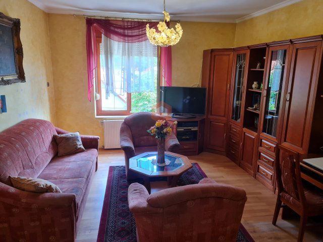 Eladó családi ház, Pécsett 108 M Ft, 4 szobás