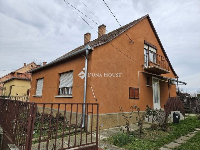 Eladó családi ház, Szigetváron 49.9 M Ft, 4 szobás