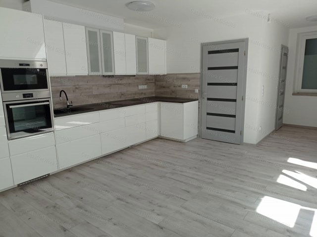 Kiadó téglalakás, albérlet, Gödöllőn 400 E Ft / hó, 3 szobás