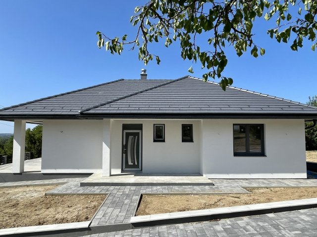 Eladó családi ház, Cserszegtomajon 105 M Ft, 4 szobás