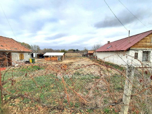 Eladó telek, Pilisen 2.9 M Ft / költözzbe.hu