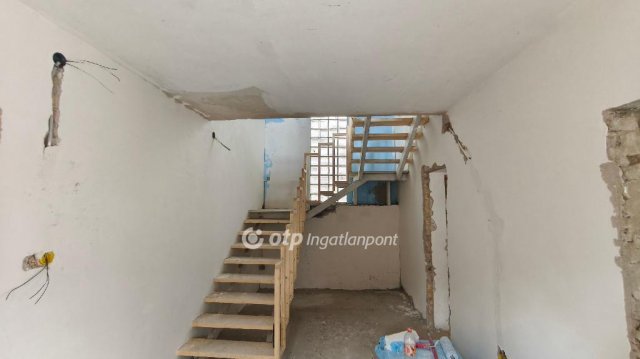 Eladó családi ház, Kiskunlacházán 85.9 M Ft, 4 szobás