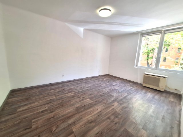 Eladó téglalakás, Kecskeméten 33.5 M Ft, 1 szobás