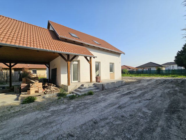 Eladó ikerház, Délegyházán 86 M Ft, 5 szobás