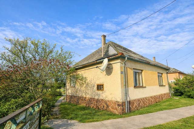 Eladó családi ház, Kocsolán 22 M Ft, 3 szobás