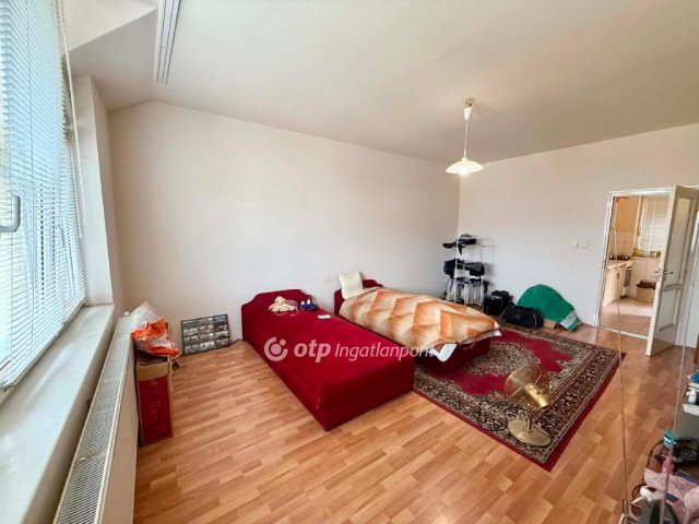 Eladó téglalakás, Nyíregyházán 36.5 M Ft, 1 szobás