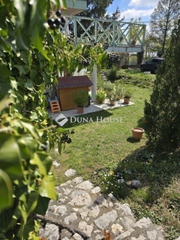 Eladó családi ház, Pécsett 184.99 M Ft, 6 szobás