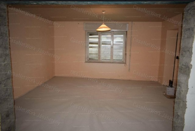 Eladó családi ház, Viszneken 12.5 M Ft, 1 szobás