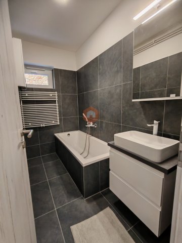 Eladó téglalakás, Pécsett 54.9 M Ft, 2 szobás