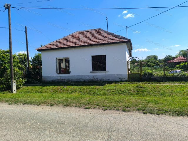 Eladó családi ház, Rákóczifalván 14.99 M Ft, 2 szobás
