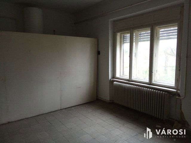 Eladó családi ház, Sitkén 25.9 M Ft, 4 szobás