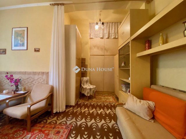 Eladó téglalakás, Budapesten, VII. kerületben, Dembinszky utcában