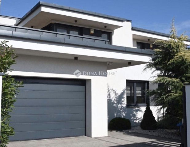 Eladó ikerház, Debrecenben 219 M Ft, 5 szobás