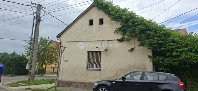 Eladó családi ház, Szentlőrincen 17.99 M Ft, 2 szobás