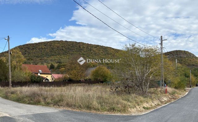 Eladó telek, Esztergomban, Csenkei úton 22 M Ft