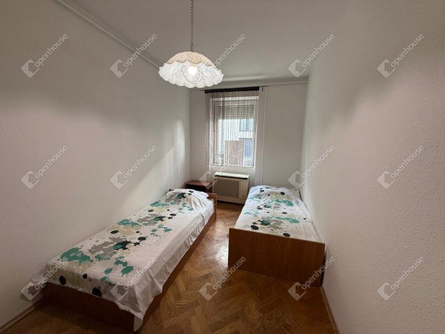 Eladó téglalakás, Zalaegerszegen 37.9 M Ft, 3 szobás