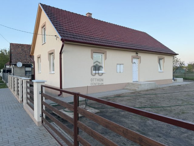 Eladó családi ház, Abonyban 45.9 M Ft, 3 szobás