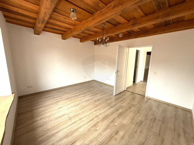 Eladó családi ház, Vértesbogláron 64.9 M Ft, 1 szobás