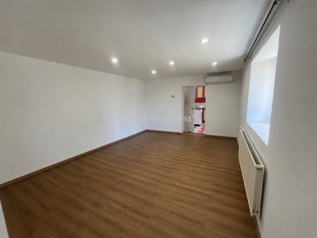 Eladó ikerház, Budapesten, XV. kerületben 55.9 M Ft, 2 szobás
