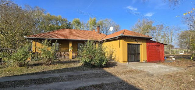 Eladó családi ház, Cegléden 75 M Ft, 3 szobás