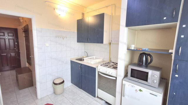 Kiadó panellakás, albérlet, Szolnokon 115 E Ft / hó, 1 szobás