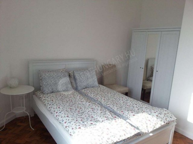 Kiadó téglalakás, albérlet, XI. kerületben, Lágymányosi utcában