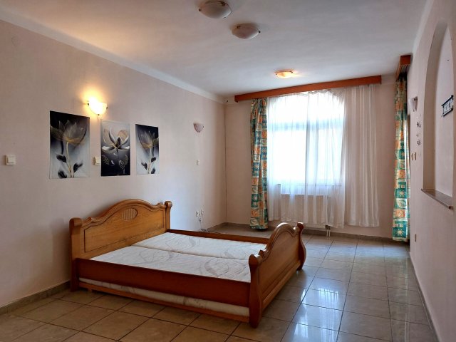 Kiadó téglalakás, albérlet, Szolnokon 115 E Ft / hó, 1+1 szobás