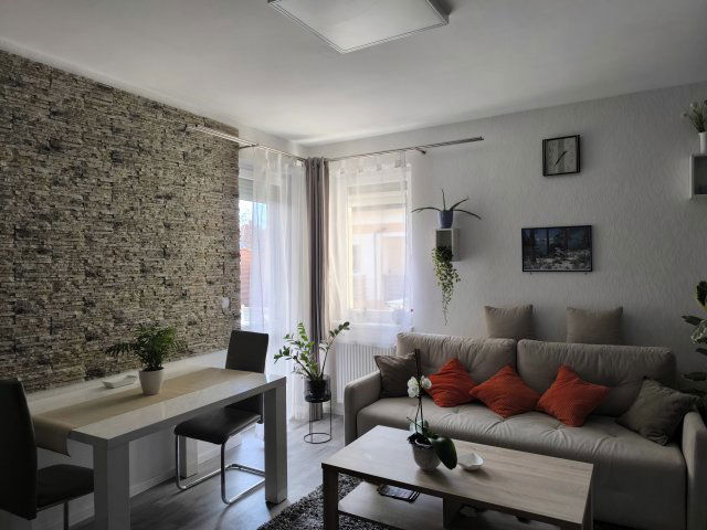 Eladó téglalakás, Egerben 85 M Ft, 3 szobás