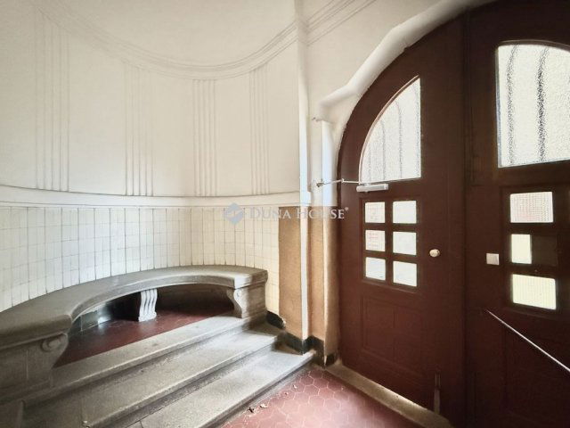 Eladó üzlethelyiség, Budapesten, VI. kerületben 62 M Ft