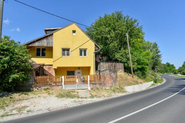 Eladó nyaraló, Nyergesújfaluban 26.99 M Ft, 2 szobás