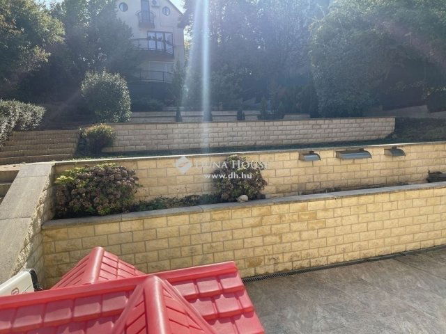 Eladó családi ház, Budapesten, II. kerületben 404.25 M Ft