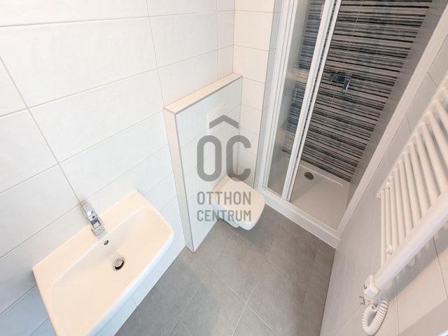 Eladó nyaraló, Balatonszemesen 165 M Ft, 3 szobás