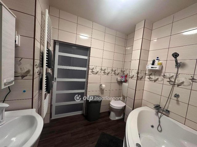 Eladó téglalakás, Szentlőrincen 45 M Ft, 2+1 szobás