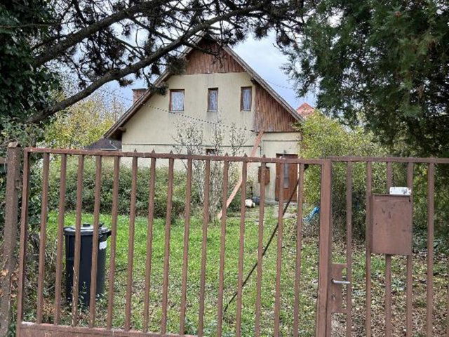 Eladó családi ház, Nagykovácsiban 80 M Ft, 2 szobás