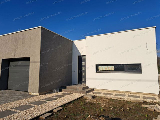 Eladó ikerház, Nyíregyházán 85 M Ft, 4 szobás