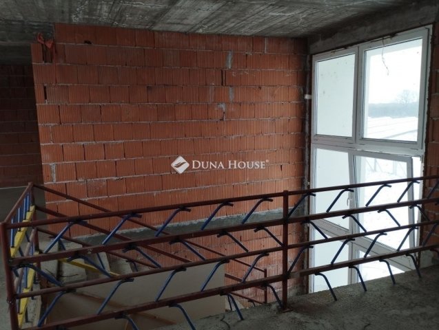 Eladó ipari ingatlan, Újszentivánon 53.5 M Ft