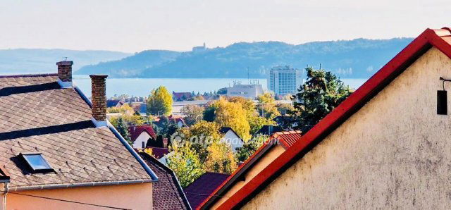 Eladó téglalakás, Balatonfüreden 169 M Ft, 3 szobás