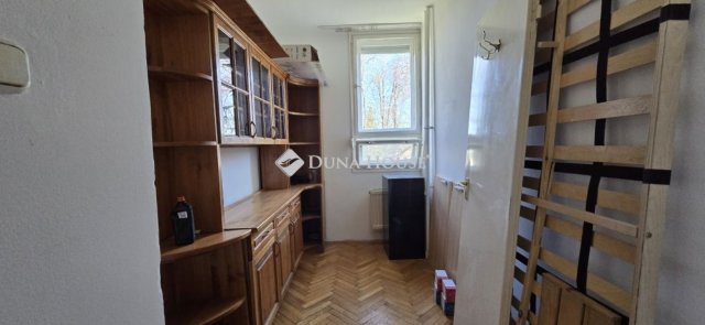 Eladó panellakás, Hajmáskéren 19.9 M Ft, 2 szobás