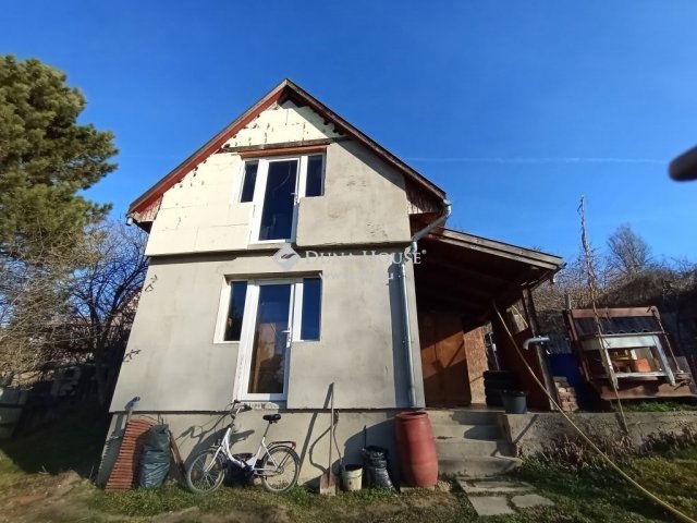 Eladó nyaraló, Nyergesújfaluban 16.9 M Ft, 2 szobás